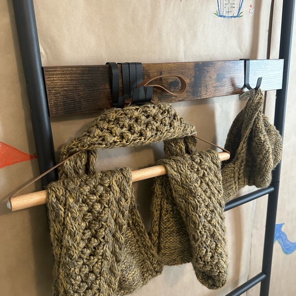 Crocheted Scarf and Hat Set by Quagga - Picture 2 of 13